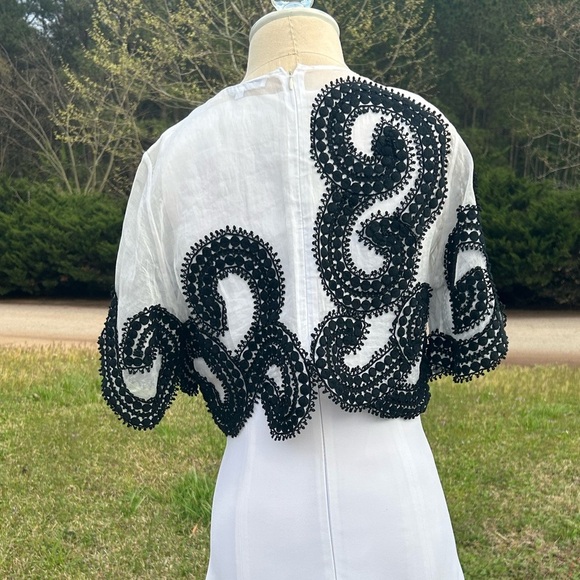 Andrew GN black white embroidered shawl cape top - Picture 5 of 8
